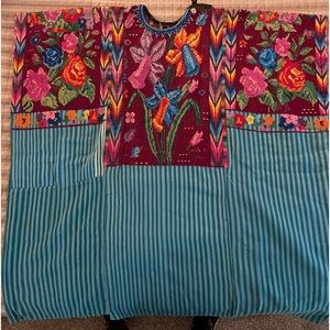 Authentic Mexican hand embroidered top, mint condition